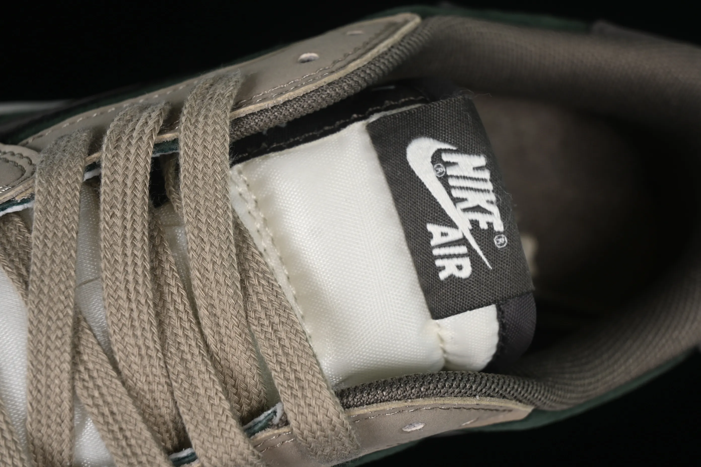 All Categories Air Jordan Jordan Series Basketball Shoes Air Jordan 1 Low Travis Scott x Air Jordan 1 Low OG AJ1 Joe 1 Reversed Overhook Joint Style Casual Sports Basketball Shoes DM7866-817